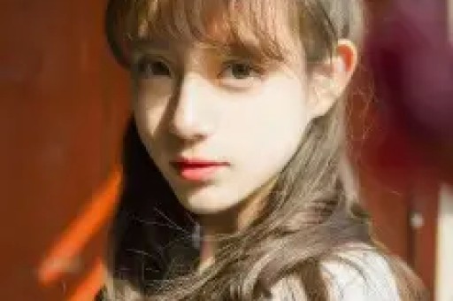内娱清纯女星偷闯日本拍艳情片被网友当场撞破